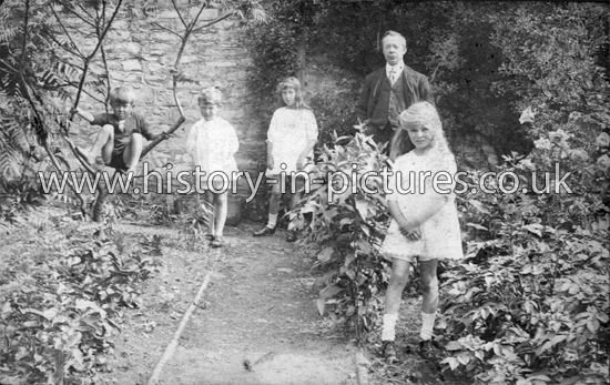 Essex County Councillor Sharpe & Family, Stood as Liberal for Woodford, 1912.
